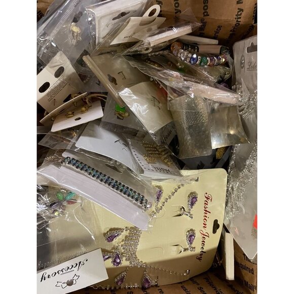 2+ Pounds 45+ Pcs All Wearable Vintage To Modern Jewelry Lot-Joan Rivers Include - Picture 12 of 16